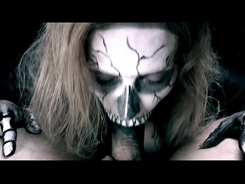 ❤️ Nwa mmụọ ọjọọ na-aṅụ ọkpa na ọnụ ojii ya na ilo ya. ️❌ Anal video ❤